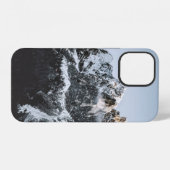 昼間の雪の冠のある山 iPhoneケース (裏面横)