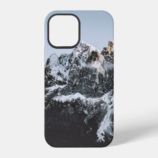 昼間の雪の冠のある山 iPhoneケース (裏面)