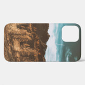 昼間の青空の下の茶色の岩山 Case-Mate iPhoneケース (裏面 (横))