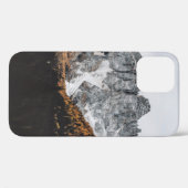 昼間より下に木がある灰色の岩山 Case-Mate iPhoneケース (裏面 (横))