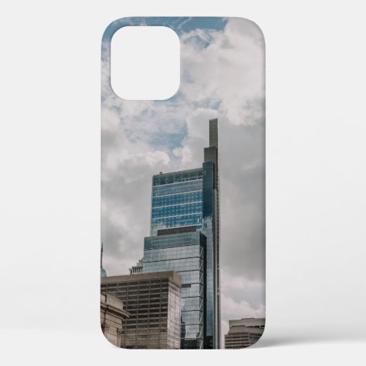 昼間曇り空下の灰色建物コンクリート Case-Mate iPhoneケース (裏面)