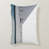 昼間用椅子付き白パティオテーブル アクセントクッション (正面(垂直))