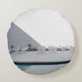 昼間用椅子付き白パティオテーブル ラウンドクッション (裏面)