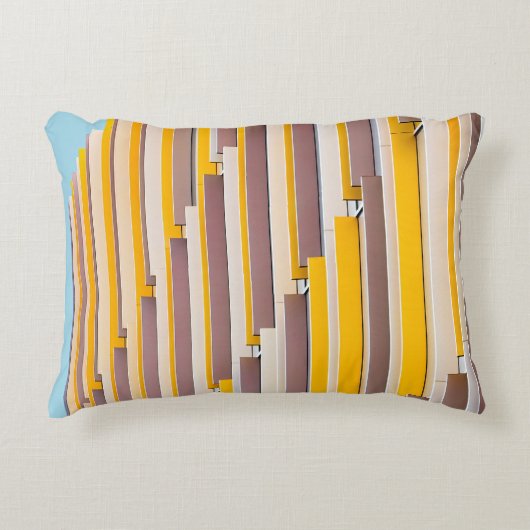 昼間用黄色コンクリート建物 アクセントクッション (正面)