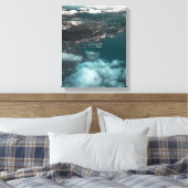 昼間vの建物の横の水の体 キャンバスプリント (インサイチュ (寝室))