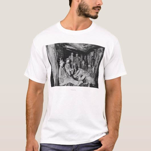 昼食のCoeurのd'Aleneの間のチャンス鉱山 Tシャツ (正面)