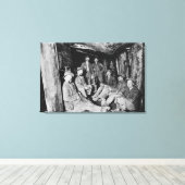 昼食中のチャンスマインCoeur d'Alene キャンバスプリント (インサイチュ (ウッドフロア))