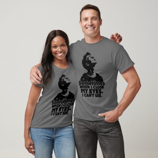 時々目を閉じると見えない Tシャツ (ユニセックス)