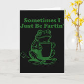 時々私っておならが面白いミーム フロッグ ドリンキ カード (黄色い花)