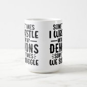時々鬼と格闘する コーヒーマグカップ (中央)