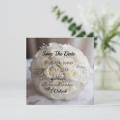 「時の流れを超えた優雅さ：白いウェディングローズのトピアリー」 招待状 (スタンド正面)