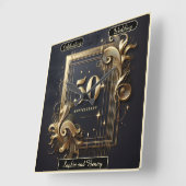 時を超えるゴールド：50周年記念 スクエア壁時計 (傾斜)