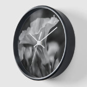 時代を超越したエレガンス：白黒フローラ 壁時計 (傾斜)