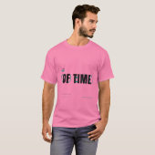 時代を超越したテクノロジーのタイポグラフィーデザイン Tシャツ (正面フル)