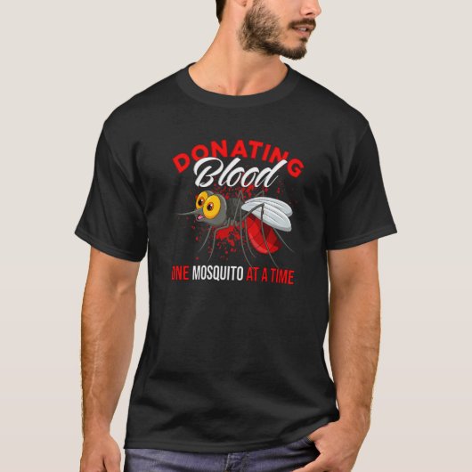 時蚊に血液を与えること Tシャツ (正面)