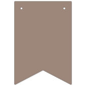 時計が掛けられた茶色の壁 バンティングフラッグ (第1の旗)