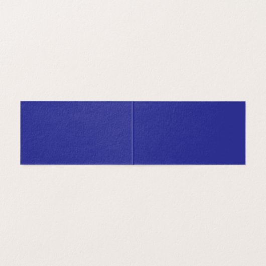 時計が掛けられた青い壁 (内部フラット)