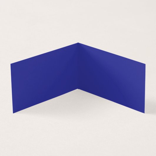 時計が掛けられた青い壁 (内部)