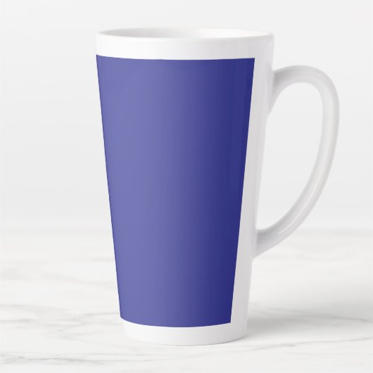 時計が掛けられた青い壁 カフェラテマグ (右)