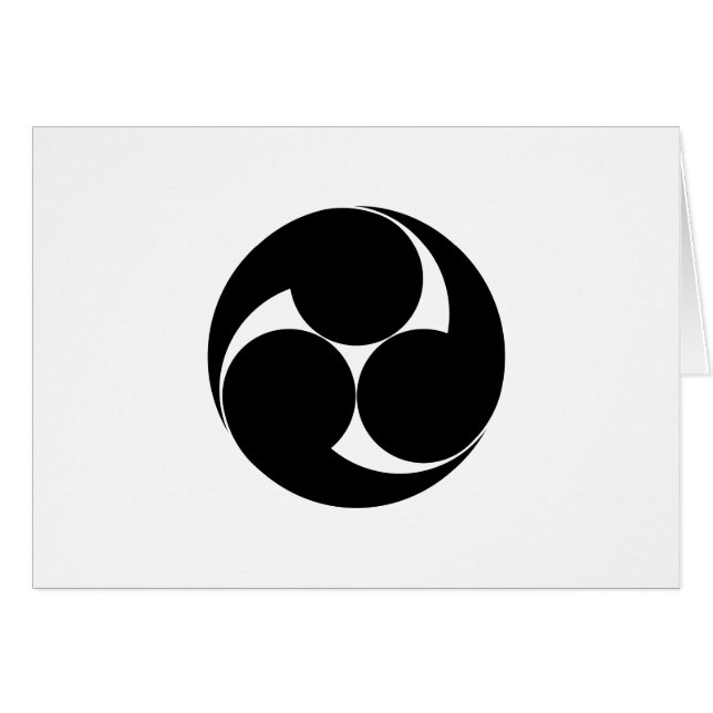 時計回りに3本の渦巻き（地貫） (正面横)