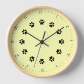 時計 – 前脚のプリントと数字 (正面)