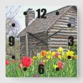 時計/ "古いログキャビンとチューリップ" スクエア壁時計 (正面)