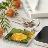 時間をかけて黄色いバラの匂いを嗅ぐ キーホルダー (正面右)