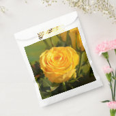 時間をかけて黄色いバラの匂いを嗅ぐ フェイバーバッグ (封をした状態)