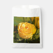 時間をかけて黄色いバラの匂いを嗅ぐ フェイバーバッグ (正面)