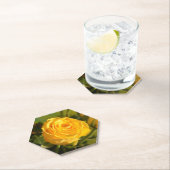 時間をかけて黄色いバラの匂いを嗅ぐ ペーパーコースター (インサイチュ)