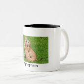 時間を抱き締めること ツートーンマグカップ (正面右)