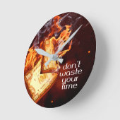 時間を無駄にするな ラウンド壁時計 (傾斜)