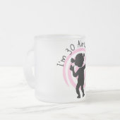 時間歪曲30の既にTシャツおよびギフト フロストグラスマグカップ (正面左)
