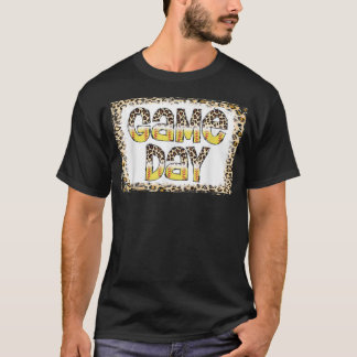 晒しヒョウソフトボールの試合日，ソフトボールを観戦  Tシャツ