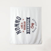 普通のおじいちゃんみたいなものじゃなクールい タペストリー (正面)