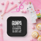 普通のじいちゃんより楽しくて銃を持ってるじいちゃんみたい ペーパープレート (パーティー)