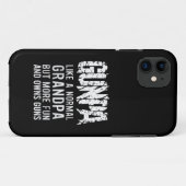 普通のじいちゃんより楽しくて銃を持ってるじいちゃんみたい Case-Mate iPhoneケース (裏面(横))