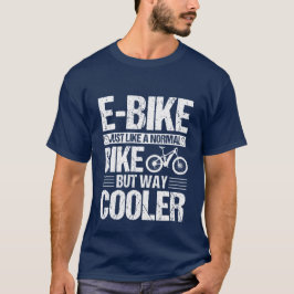 普通のバイクのようにEバイクが走るクール Tシャツ