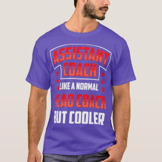 普通のヘッドコーチのようなアシスタントのコーチが Tシャツ