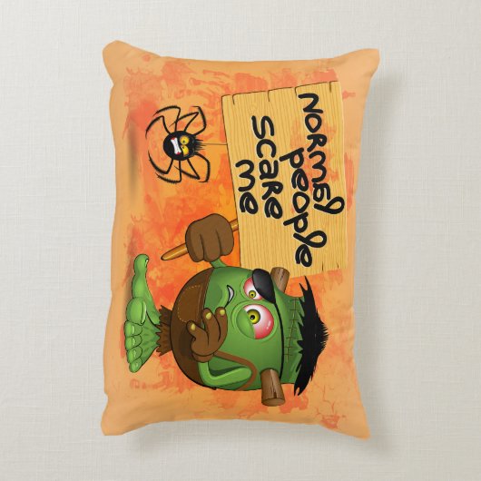 「普通の人々は私を怖がらせる」フランケンシュタインキャラクター アクセントクッション (裏面(縦))