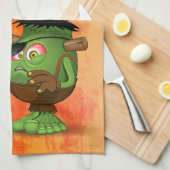 「普通の人々は私を怖がらせる」フランケンシュタインキャラクター キッチンタオル (四つ折り)