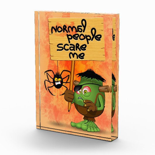 「普通の人々は私を怖がらせる」フランケンシュタインキャラクター フォトブロック (右)