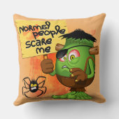「普通の人は私を怖がらせる」ユーモアのあるフランケンシュタイン クッション (裏面)