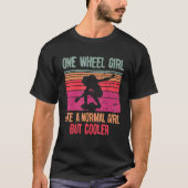 普通の女の子と同じ車の女の子が一つクールのw tシャツ (正面)