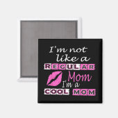 普通の母親は母親と違クールうおもしろい マグネット (正面/裏面)