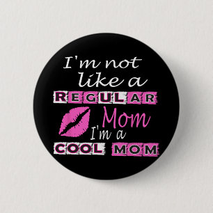 普通の母親は母親と違クールうおもしろい 缶バッジ
