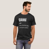 普通のGianni 名詞だけどクールなやつ Tシャツ (正面フル)
