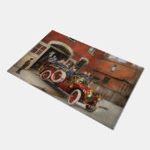 普通消防車-飛んでいるな艦隊1911年 ドアマット (アングル)