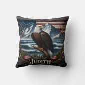 景勝山威厳のあるを背景にワシ クッション (裏面)