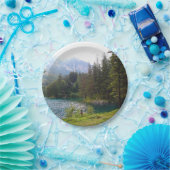 景色の高山のForrestおよび湖 ペーパープレート (パーティー)